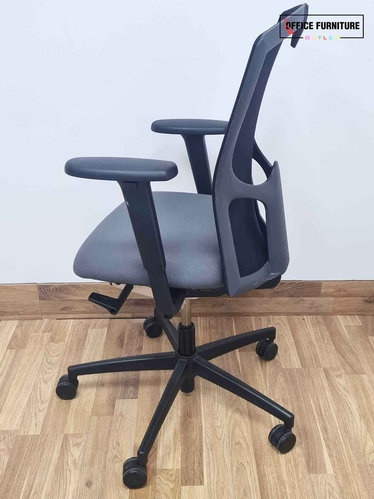 Kinnarps Drabert Task Chair Black Back (SC37)