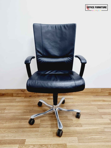 Kinnarps Branded Leather Swivel Chair