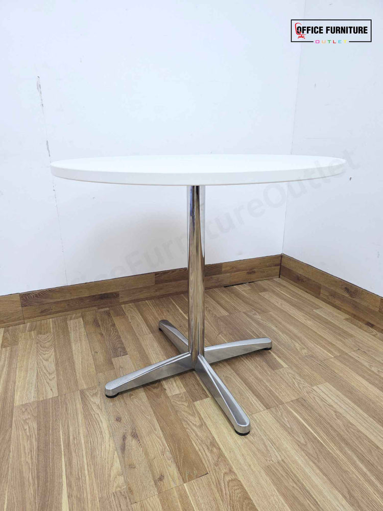 80cm White Round Meeting Table with Chrome Base & Central Cable Port (RT05)