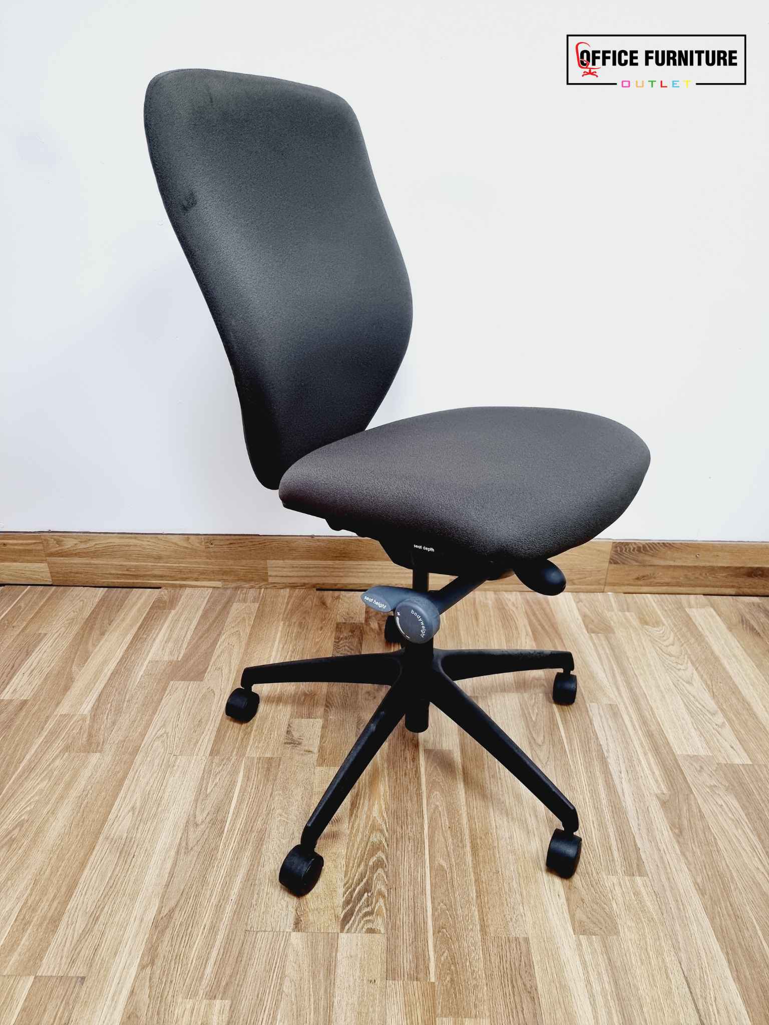 Boss Design Armless Lily Swivel Chair (SC22)