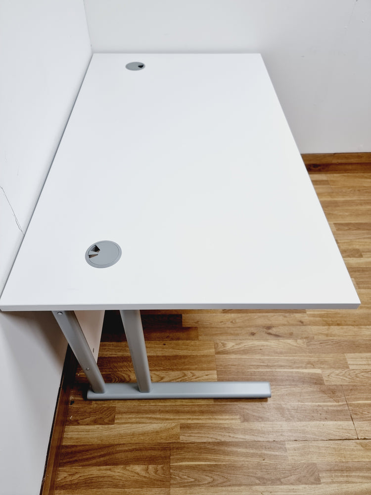 Brand New Straight White Office Desk (140cm X 80cm)