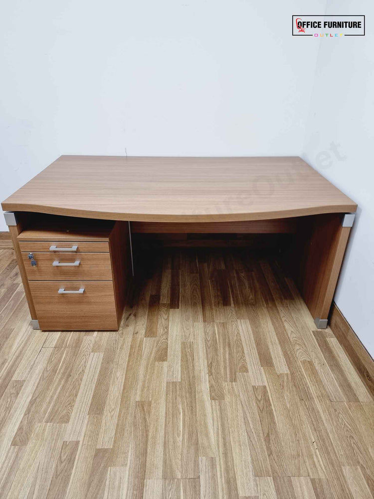 Executive Walnut Curve Desk (160cm x 90cm/100cm)