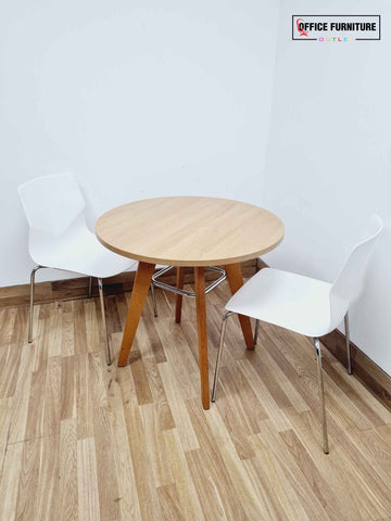 Frovi Round Table With Two White Chairs