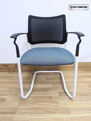 Steelcase Round Meeting Table with 4 Gresham SJX Cantilever Chairs