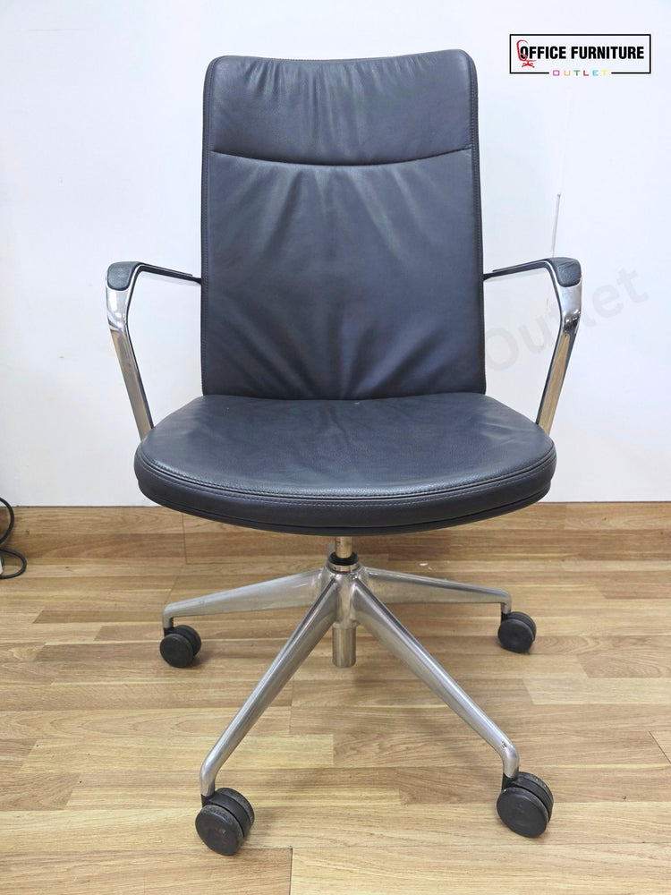 Gresham iMedia Collaboration Table & 5 Orangebox Calder Chairs