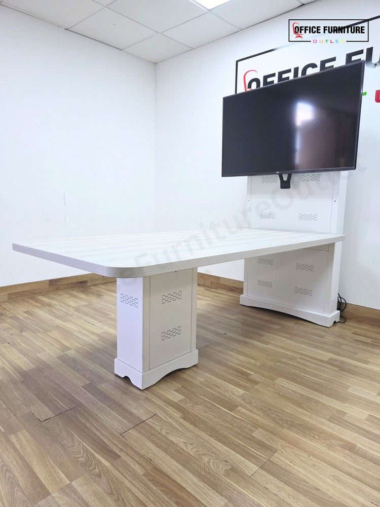 Gresham iMedia Collaboration Table & 5 Orangebox Calder Chairs