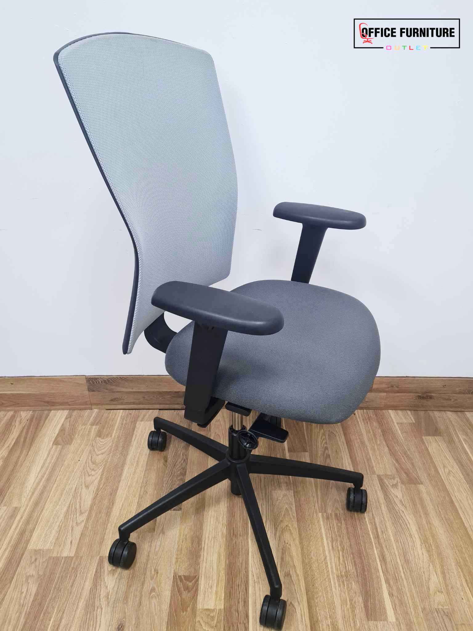 Kinnarps Drabert Task Chair - Light Grey Back (SC36)