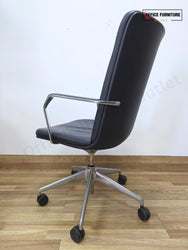 Narbutas NOVA Wood Meeting Table with 4 Orangebox Chairs