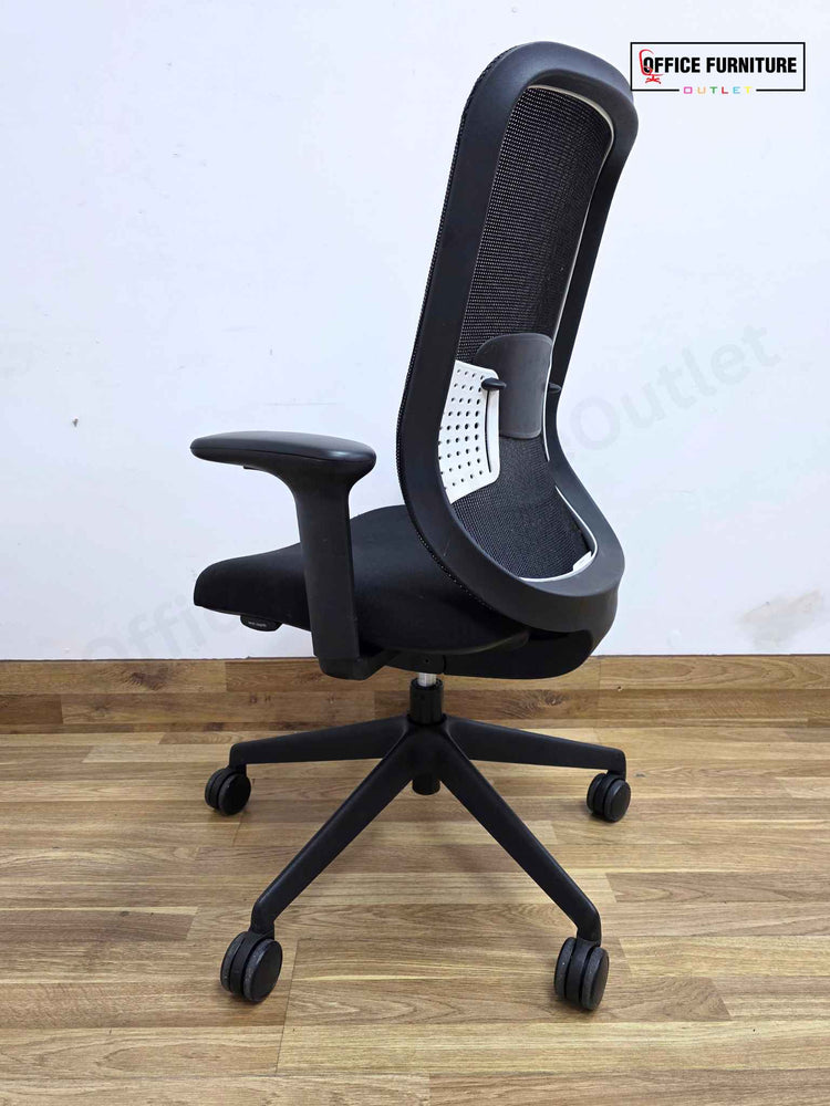 Orangebox Do Swivel Chair - Black/White (Grade B) (SC127)