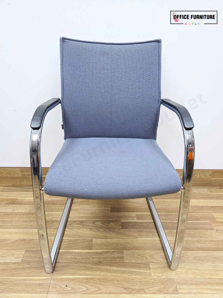 Round Oak Meeting Table with Four Klöber Chairs