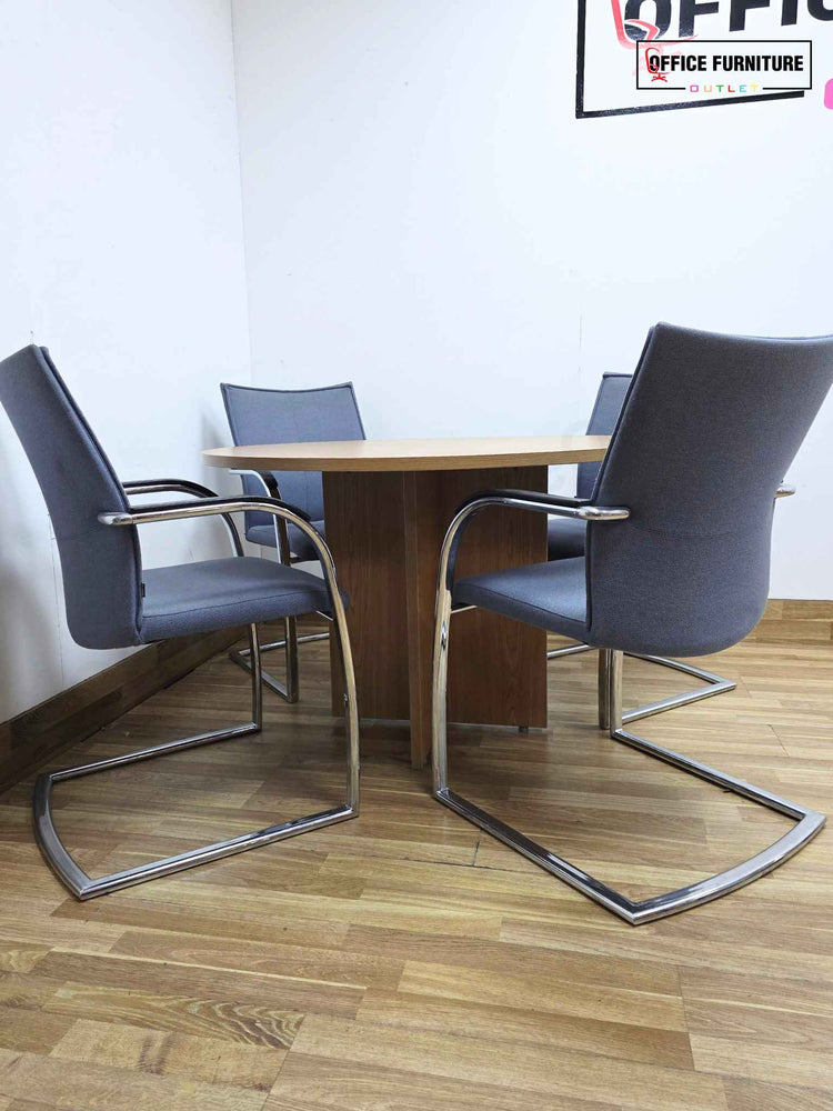 Round Oak Meeting Table with Four Klöber Chairs