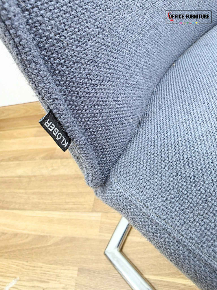 Round Oak Meeting Table with Four Klöber Chairs