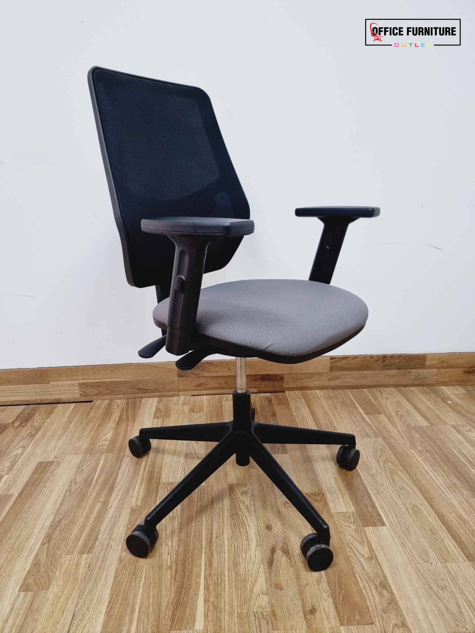 Senator Torasen Meteor Mesh Task Chair side