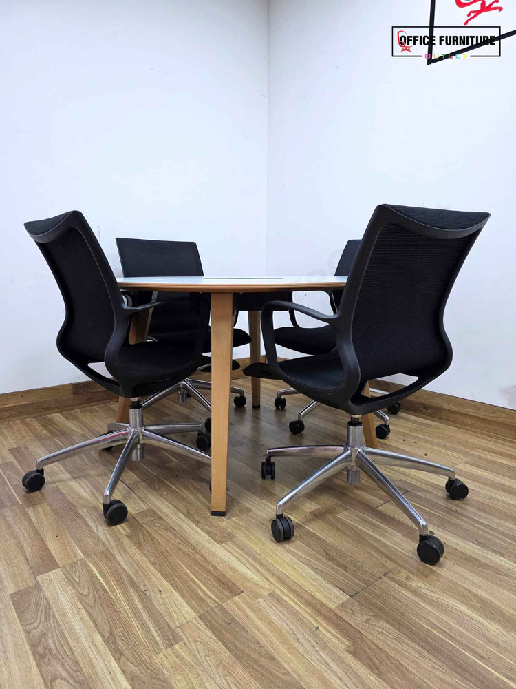 Steelcase Round Meeting Table with 4 Boss Design Kara Swivel Armchairs