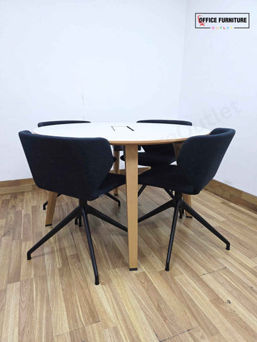 Steelcase Round Meeting Table with 4 Modus Hold Swivel Armchairs