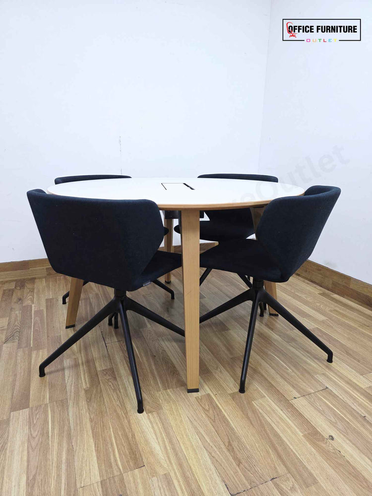 Steelcase Round Meeting Table with 4 Modus Hold Swivel Armchairs