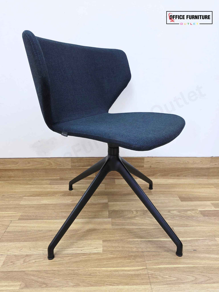Steelcase Round Meeting Table with 4 Modus Hold Swivel Armchairs