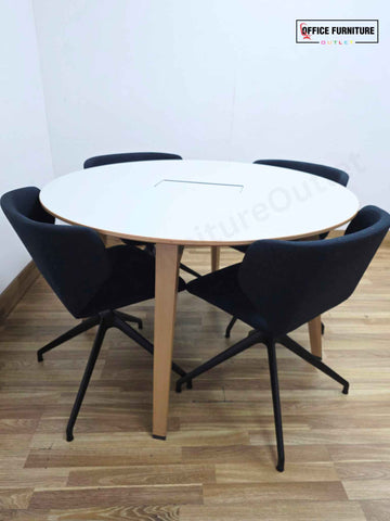 Steelcase Round Meeting Table with 4 Modus Hold Swivel Armchairs
