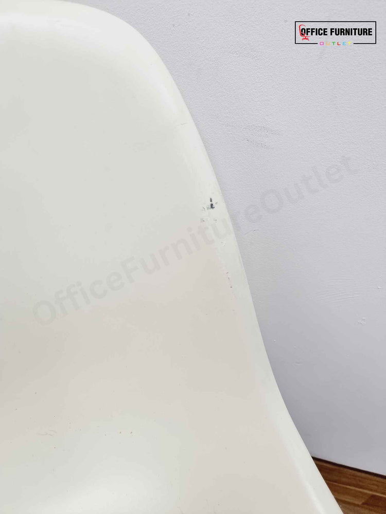 Set of 4 Genuine Vitra Eames DSR / Herman Miller Chairs