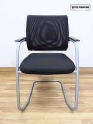 Steelcase Round Meeting Table with 4 Sedus Cantilever Chairs