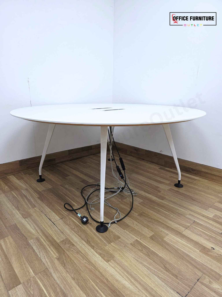 Large Round White Meeting Room Table (160cm) – Modern Office Table with Integrated Power Ports