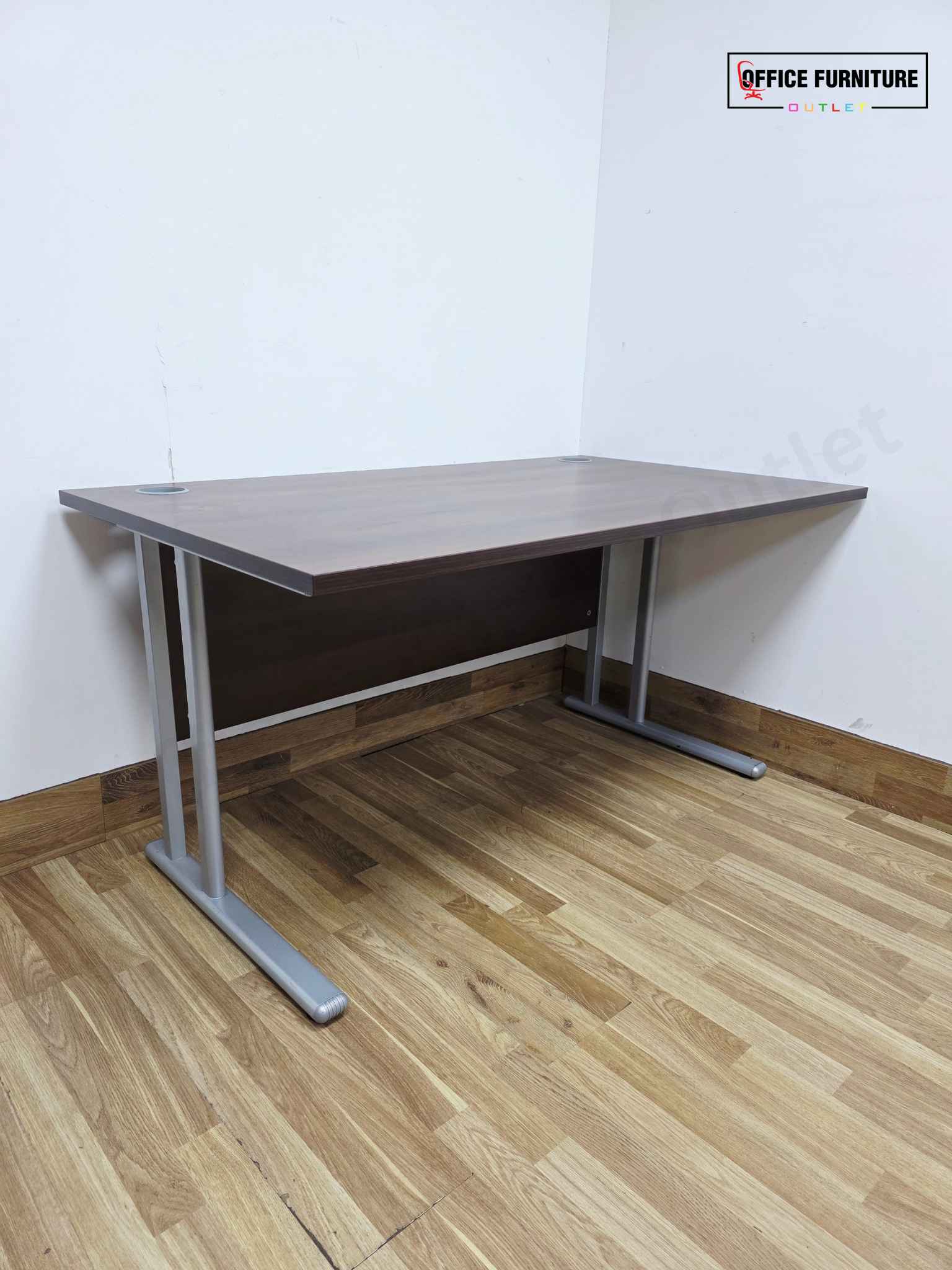 Walnut Straight Office Desk (140cm x 80cm)