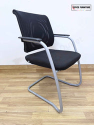 Steelcase Round Meeting Table with 4 Sedus Cantilever Chairs