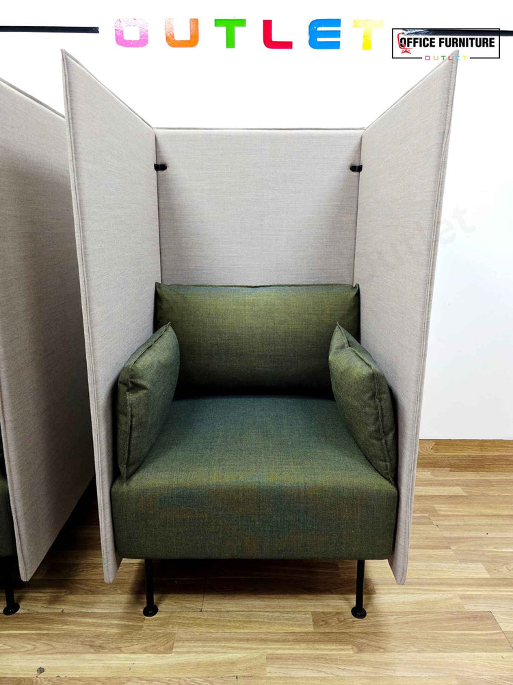 Kusch+Co Privacy Lounge Booth Chairs with Coffee Table