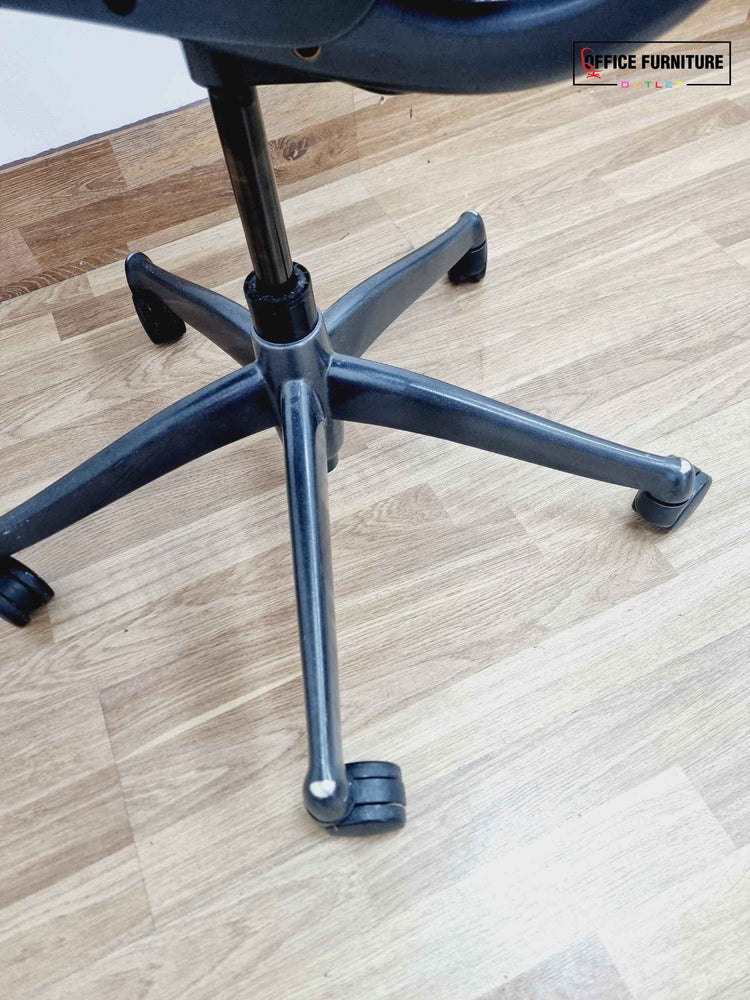 Humanscale Freedom Chair