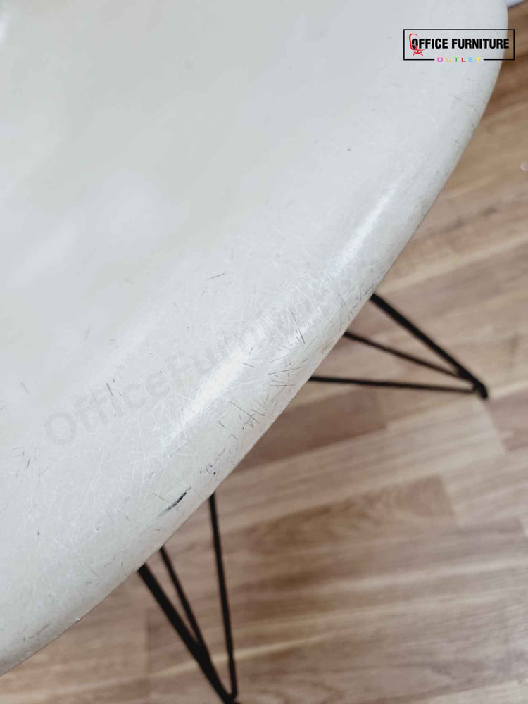 Set of 4 Genuine Vitra Eames DSR / Herman Miller Chairs