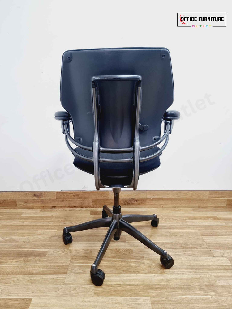 Humanscale Freedom Chair