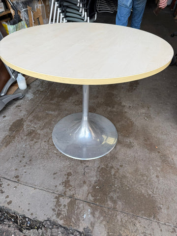 Maple meeting Table - 90cm Diameter