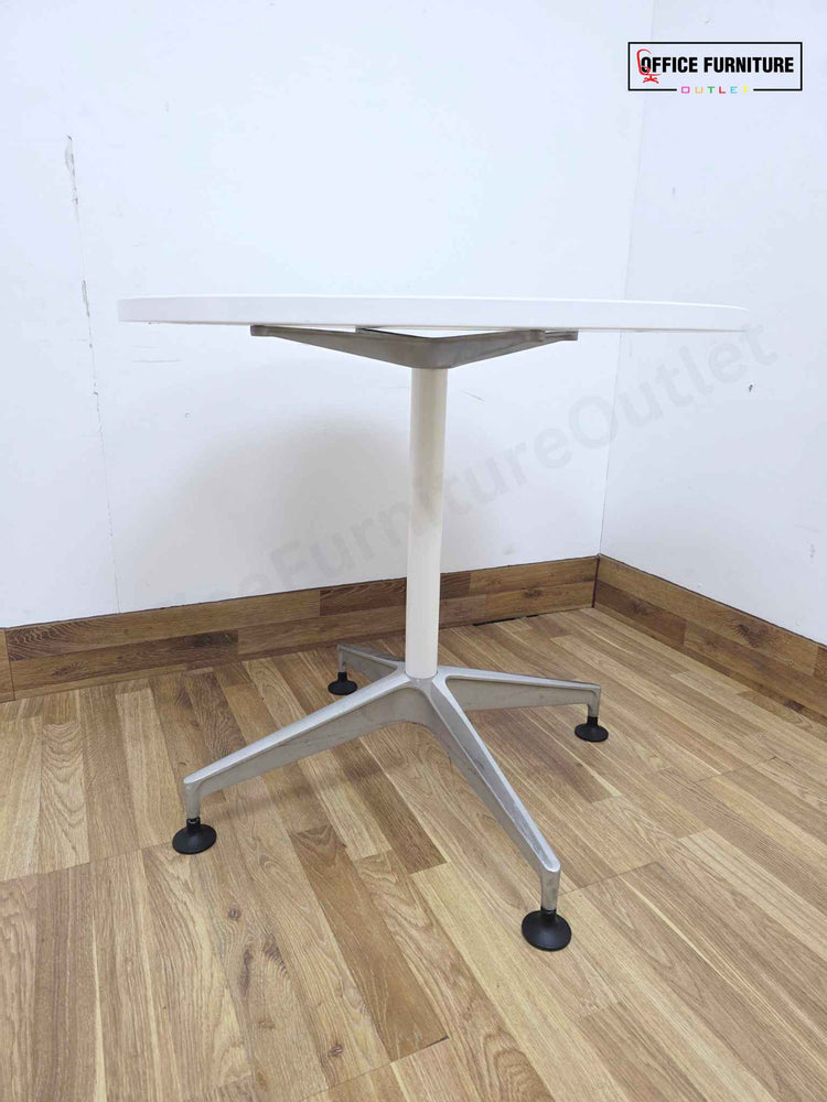 White Round Meeting Table – 80cm Diameter (2-Person Setup) (RT03)