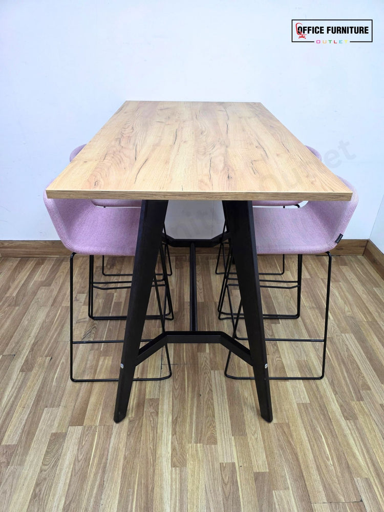 Workstories Hub Poseur High Bar Table with 4 Narbutas Pastel Pink Bar Stools