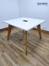 Workstories Hub Square Meeting Table