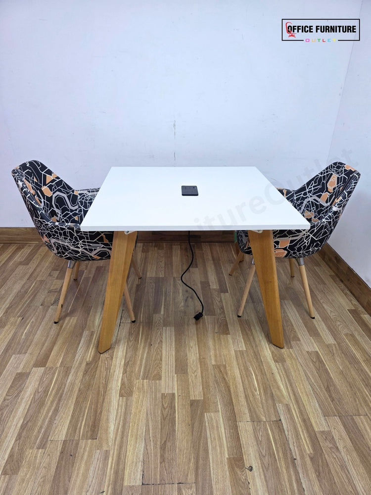 Workstories Hub Square Meeting Table with 2 Beige Retro Profim Chairs