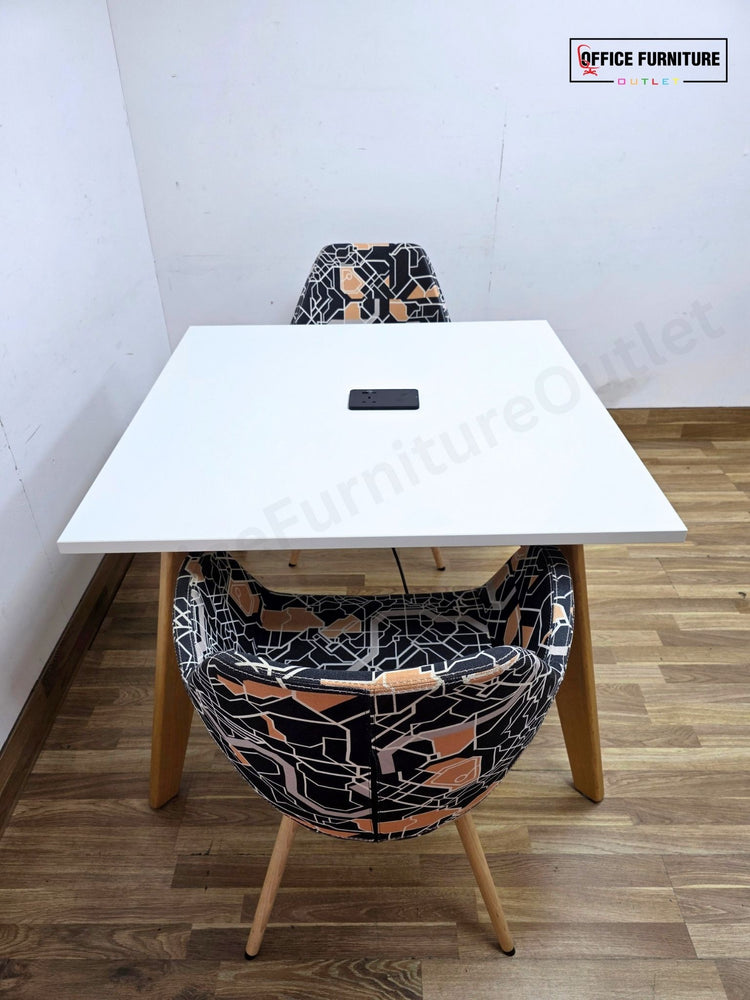 Workstories Hub Square Meeting Table with 2 Beige Retro Profim Chairs