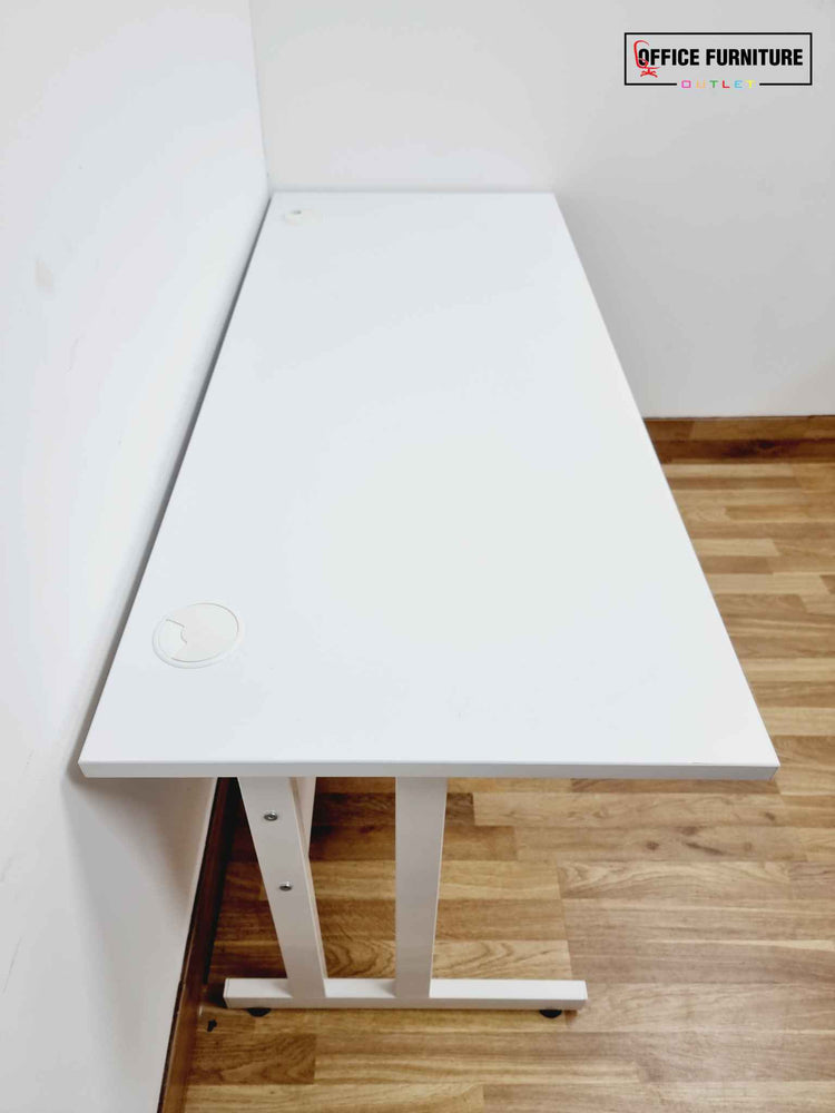 Straight White Office Desk (140cm X 60cm)