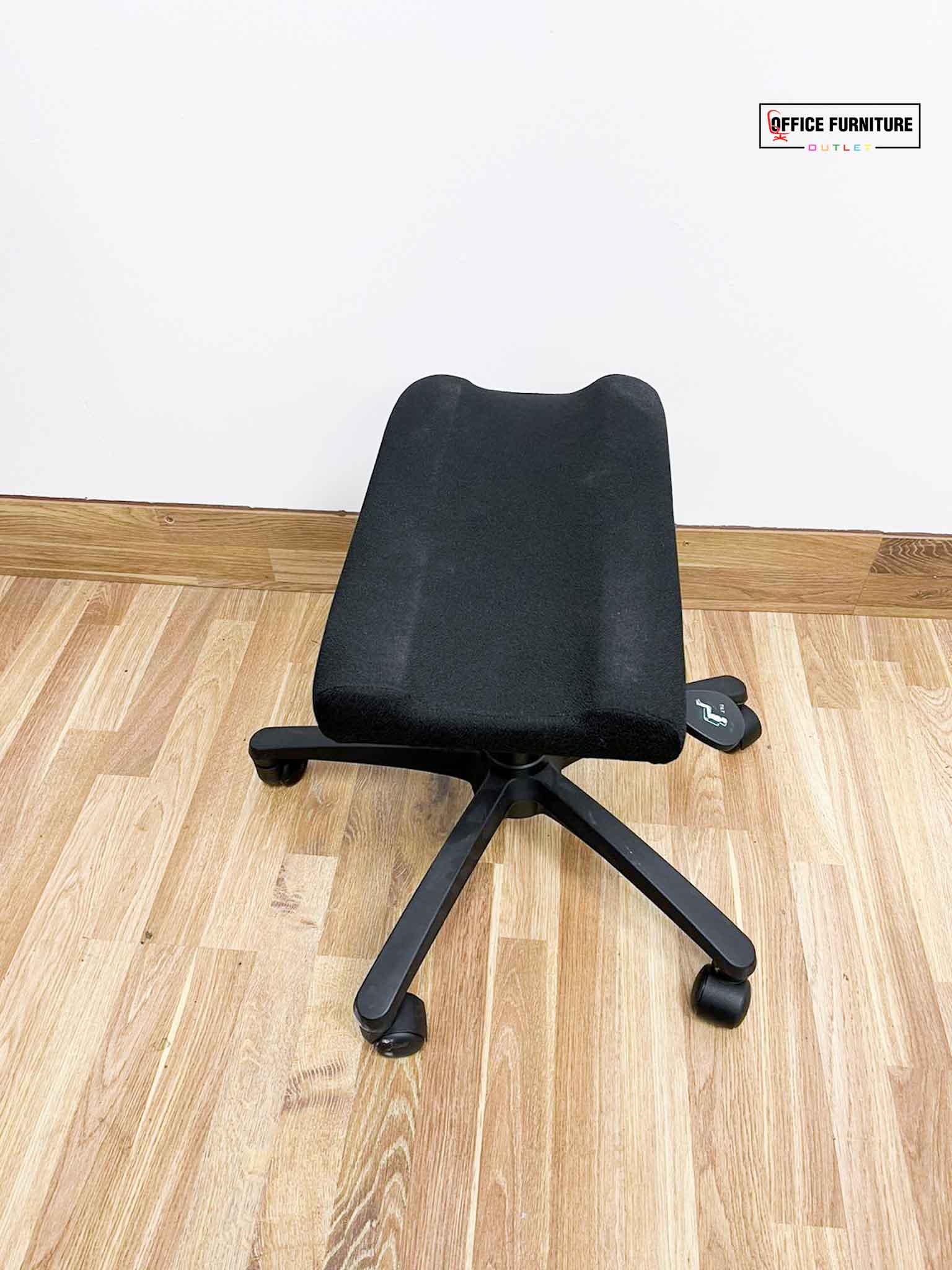 SINGLE LEG REST STOOL